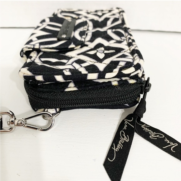 Vera Bradley Concerto Pattern Wristlet Zip Around Wallet Clutch Grab and Go ⬛️⬜️ - Picture 3 of 12
